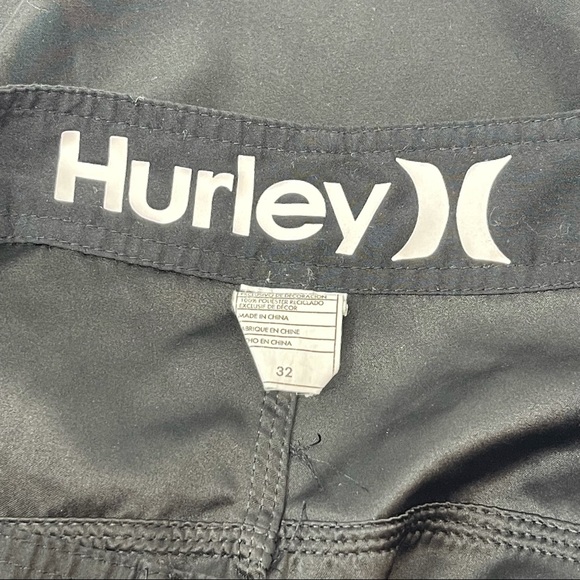 HURLEY Men's Black Board Shorts Swimsuit Cargo Pocket 10” Inseam - Picture 6 of 7